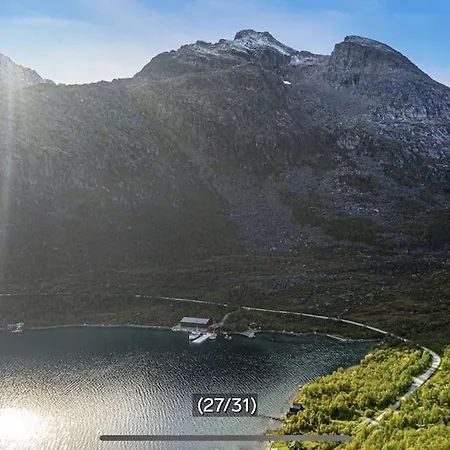 Med Havutsikt Og Stor Terasse! Hébergement de vacances Kvaloya
