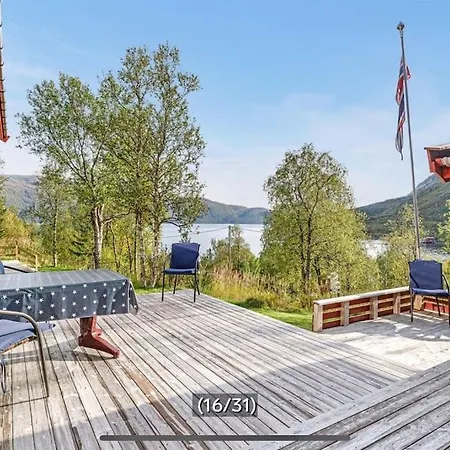 Med Havutsikt Og Stor Terasse! Kvaloya